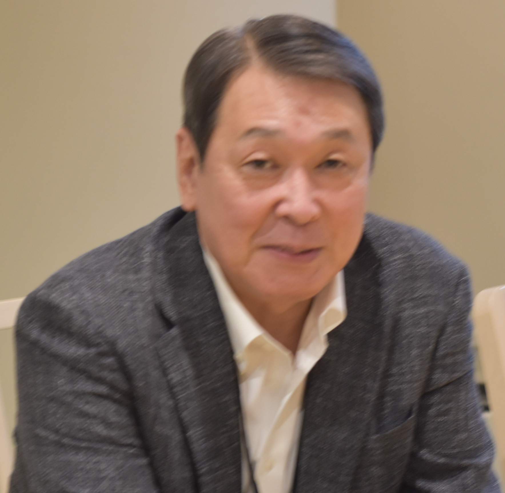 尾崎 紀身氏